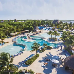 Resort Bluebay Grand Esmeralda *****